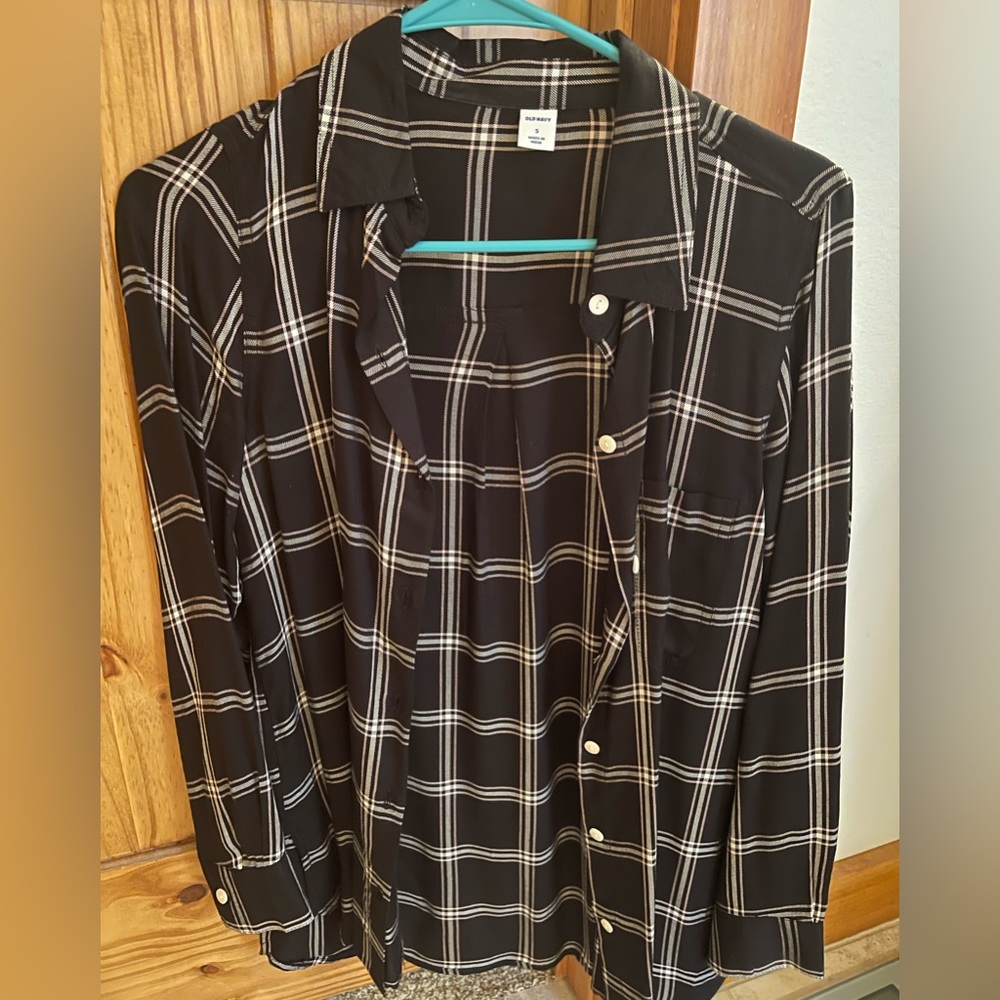 Small Old Navy black and pink plaid button up